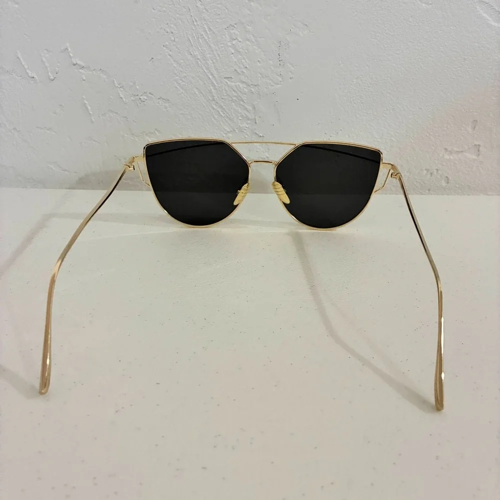 Gentle Monster Love Punch Mirrored Cat Eye Sunglasses Gold Tone Wire Frame Italy